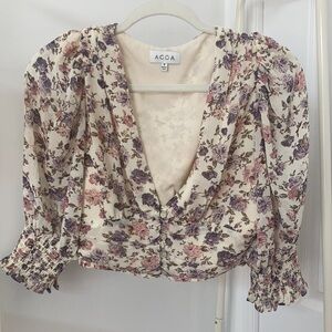 New without tags Cropped Floral Blouse Size Small